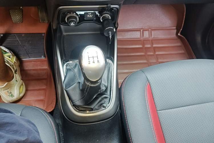 Used CHANGAN CS15 2016 1.5L Manual Luxury Edition Gear Lever