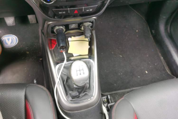 Used CHANGAN CS15 2016 1.5L Manual Luxury Edition Gear Lever