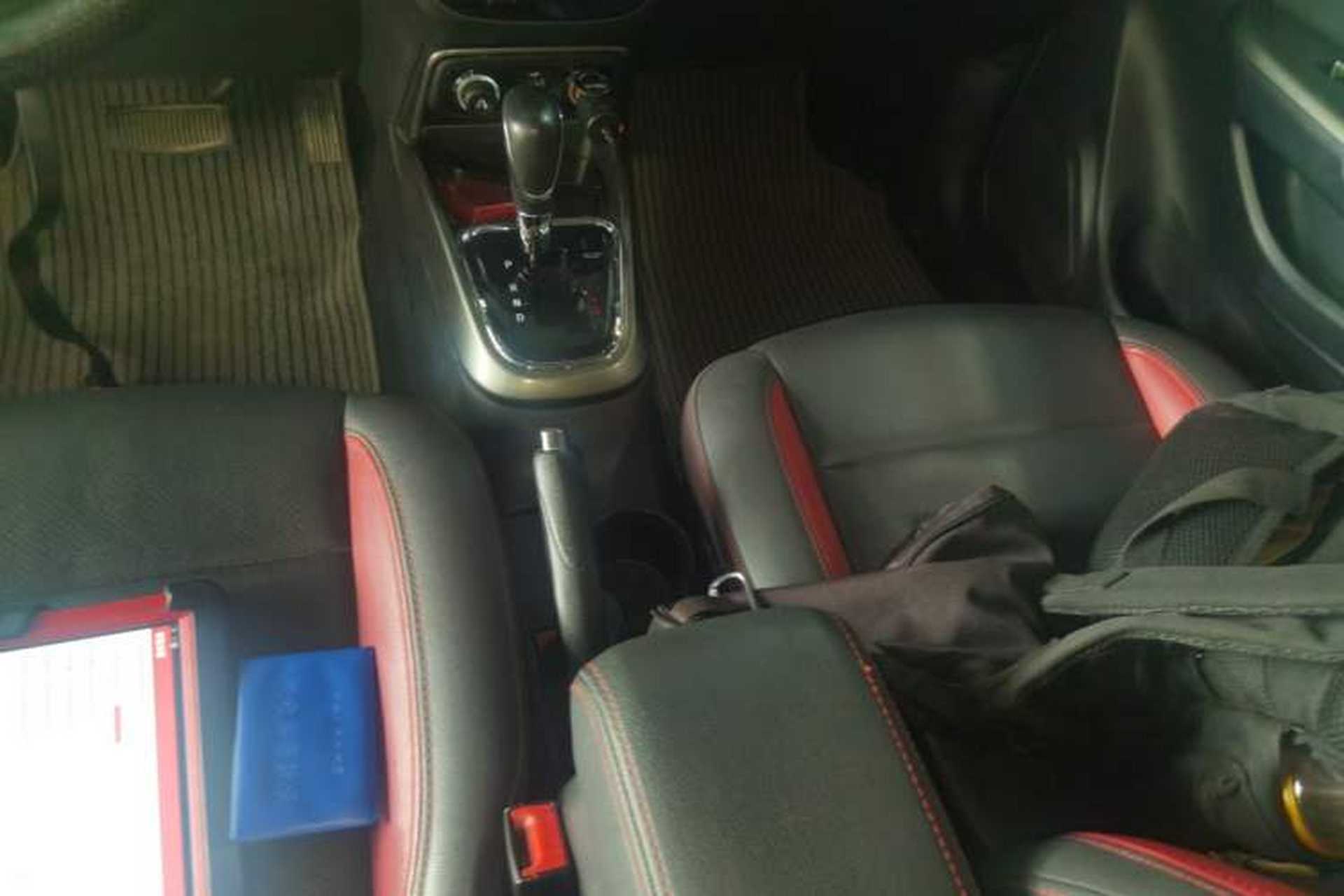 Used CHANGAN CS15 2016 1.5L Automatic Fashion Edition Gear Lever