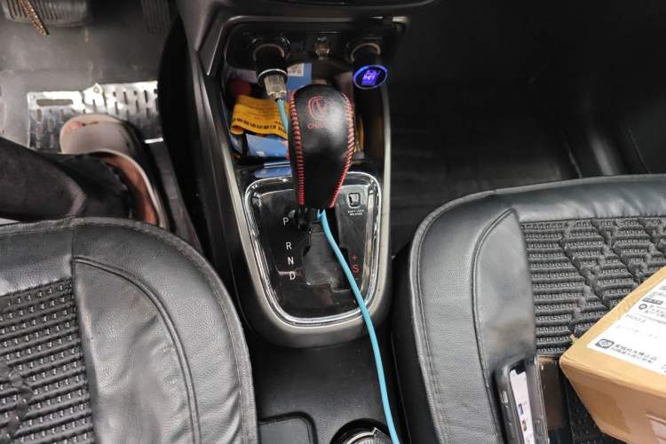 Used CHANGAN CS15 2016 1.5L Automatic Fashion Edition Gear Lever