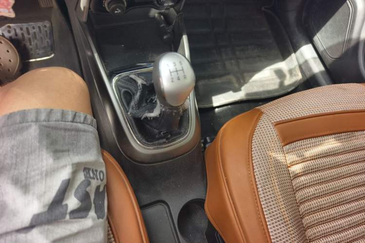 Used CHANGAN CS15 2016 1.5L Manual Luxury Edition Gear Lever
