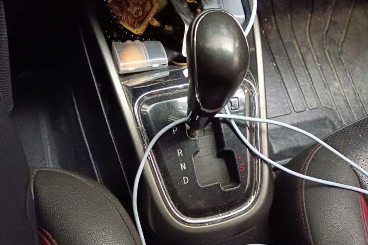 Used CHANGAN CS15 2016 1.5L Automatic Luxury Edition Gear Lever