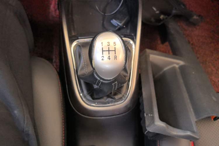 Used CHANGAN CS15 2016 1.5L Manual Luxury Edition Gear Lever