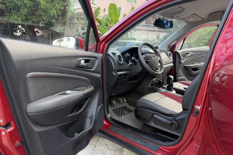 Used CHANGAN CS15 2016 1.5L Manual Fashion Edition Interior 2
