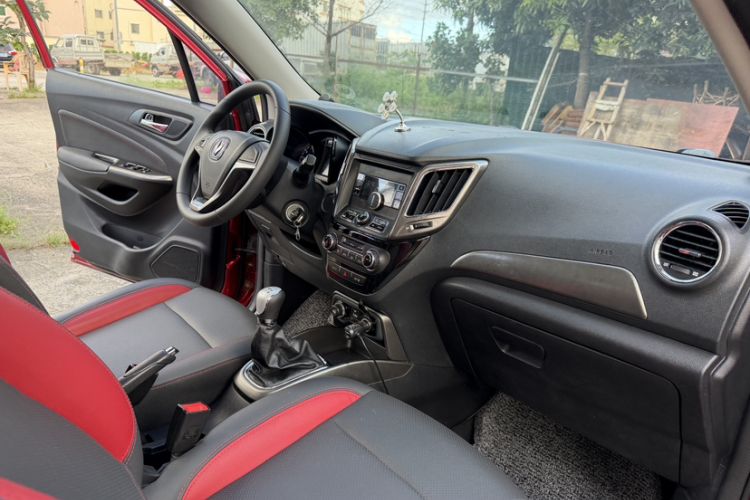 Used CHANGAN CS15 2016 1.5L Manual Fashion Edition Interior 8