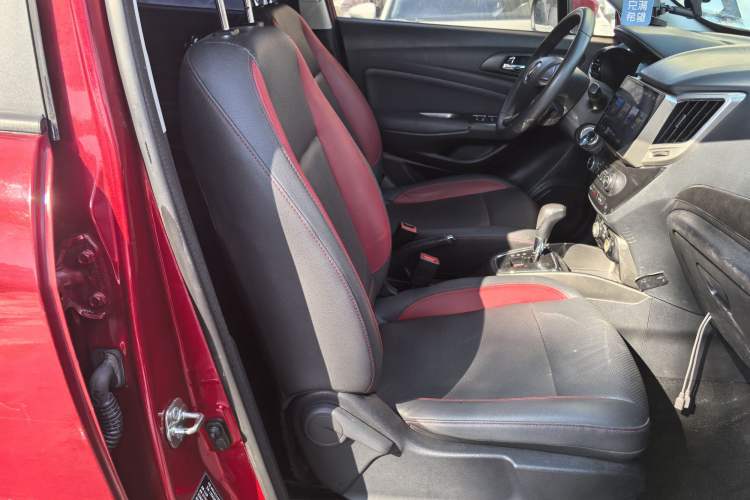 Used CHANGAN CS15 2016 1.5L Automatic Fashion Edition Interior 9