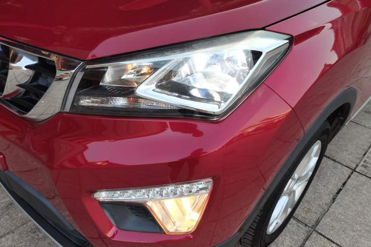 Used CHANGAN CS15 2016 1.5L Automatic Fashion Edition Left Front Headlight