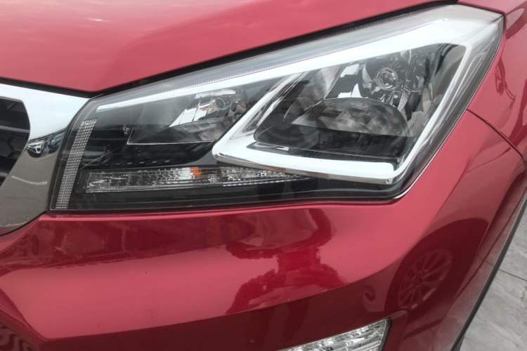 Used CHANGAN CS15 2016 1.5L Manual Luxury Edition Left Front Headlight