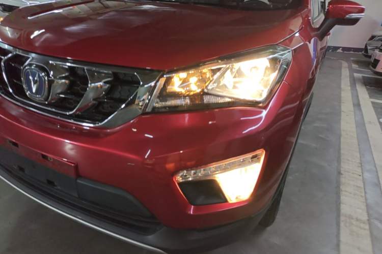Used CHANGAN CS15 2016 1.5L Automatic Luxury Edition Left Front Headlight