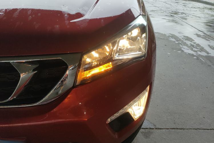 Used CHANGAN CS15 2016 1.5L Manual Fashion Edition Left Front Headlight