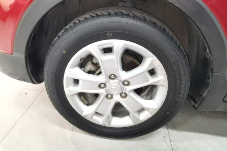 Used CHANGAN CS15 2016 1.5L Automatic Luxury Edition Left Front Wheel Hub
