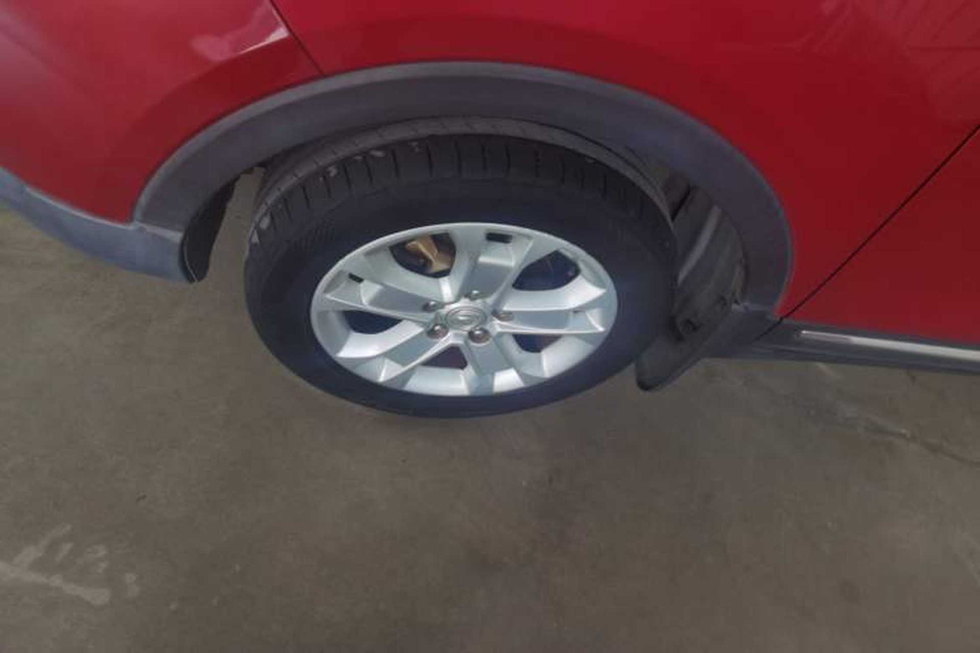 Used CHANGAN CS15 2016 1.5L Automatic Fashion Edition Left Front Wheel Hub