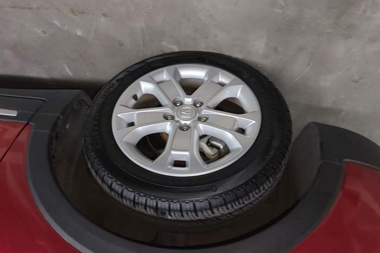 Used CHANGAN CS15 2016 1.5L Automatic Luxury Edition Left Front Wheel Hub