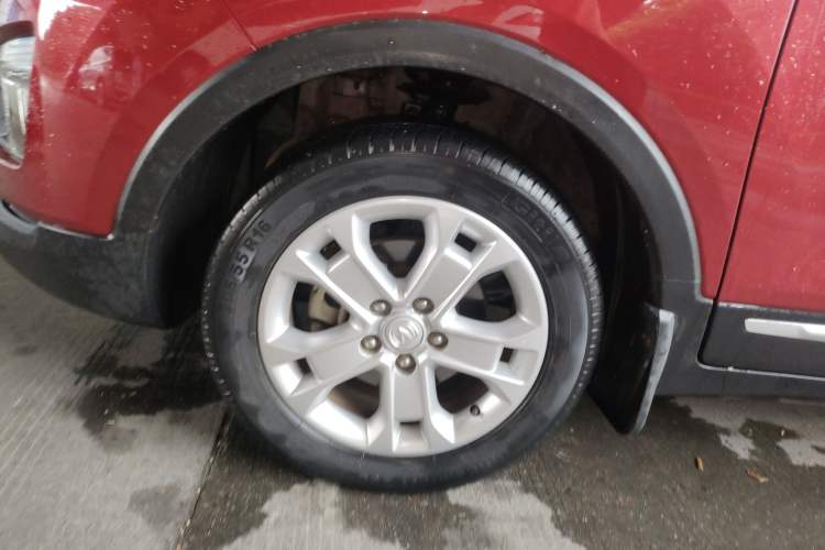 Used CHANGAN CS15 2016 1.5L Manual Fashion Edition Left Front Wheel Hub