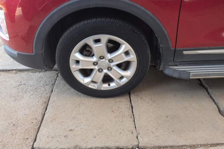 Used CHANGAN CS15 2016 1.5L Manual Luxury Edition Left Front Wheel Hub