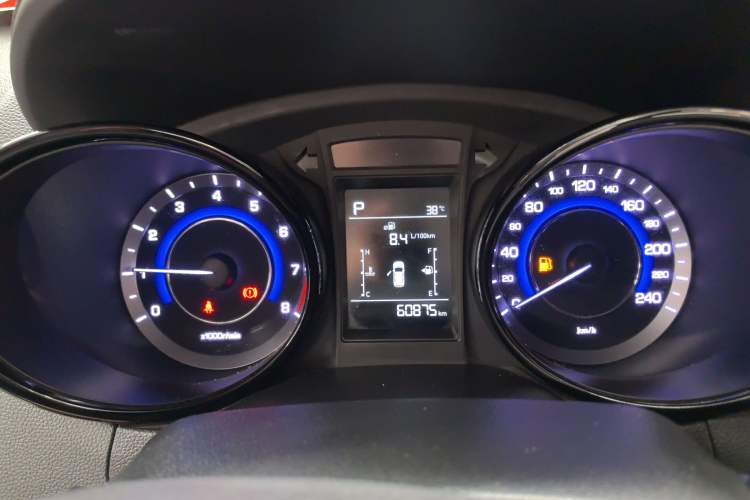 Used CHANGAN CS15 2016 1.5L Automatic Fashion Edition Odometer Close Up
