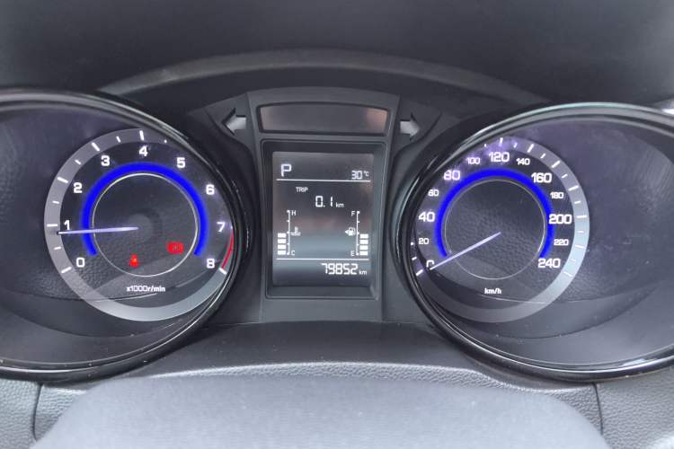 Used CHANGAN CS15 2016 1.5L Automatic Luxury Edition Odometer Close Up
