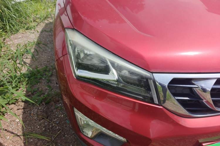 Used CHANGAN CS15 2016 1.5L Manual Luxury Edition Right Front Headlight