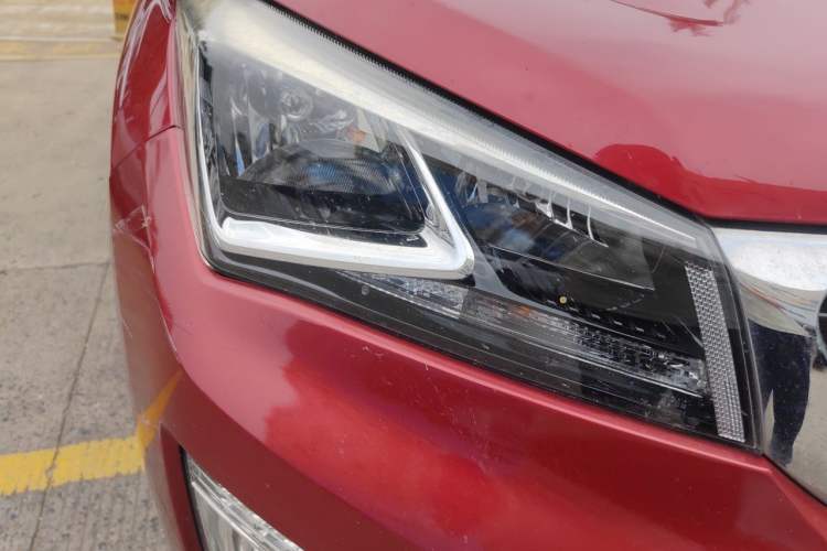 Used CHANGAN CS15 2016 1.5L Automatic Fashion Edition Right Front Headlight
