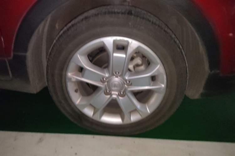 Used CHANGAN CS15 2016 1.5L Manual Fashion Edition Right Front Wheel Hub