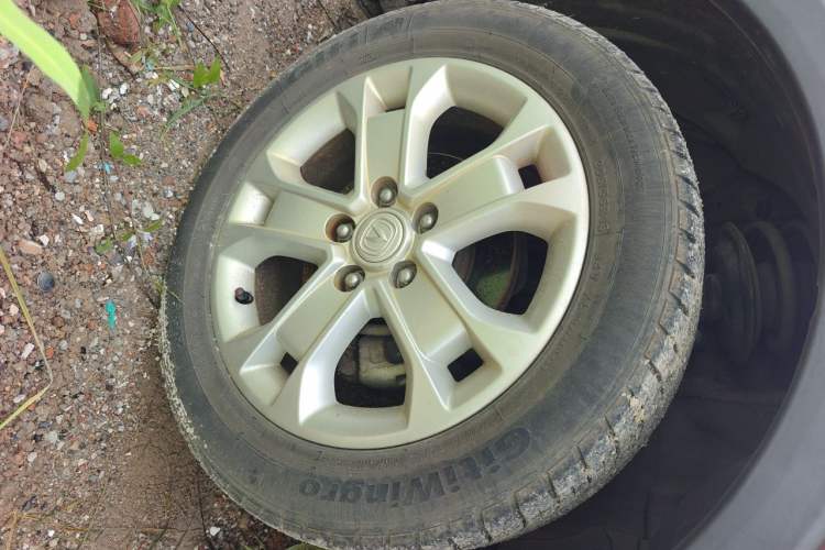 Used CHANGAN CS15 2016 1.5L Manual Luxury Edition Right Front Wheel Hub