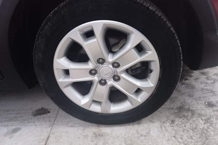 Used CHANGAN CS15 2016 1.5L Automatic Fashion Edition Right Front Wheel Hub