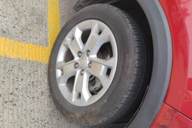 Used CHANGAN CS15 2016 1.5L Automatic Fashion Edition Right Front Wheel Hub