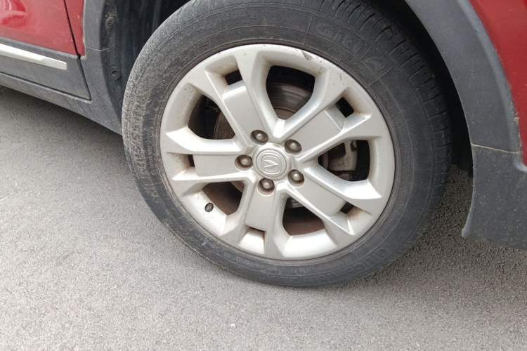 Used CHANGAN CS15 2016 1.5L Automatic Fashion Edition Right Front Wheel Hub