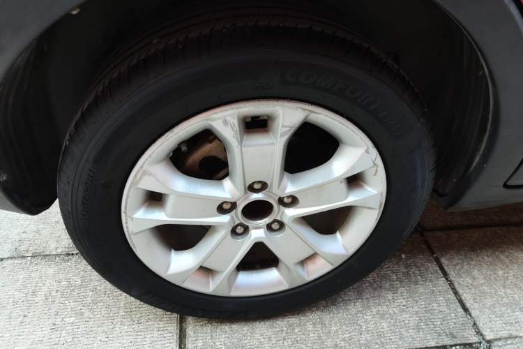 Used CHANGAN CS15 2016 1.5L Automatic Fashion Edition Right Rear Wheel Hub
