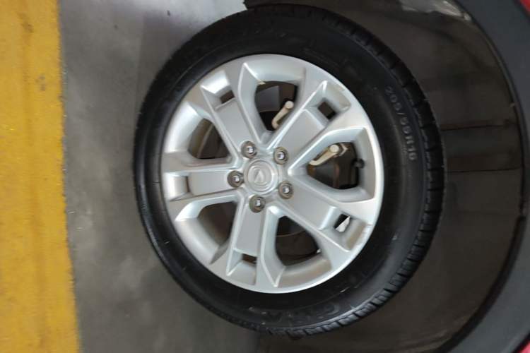 Used CHANGAN CS15 2016 1.5L Automatic Luxury Edition Right Rear Wheel Hub