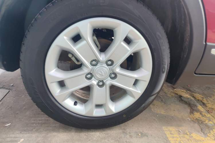 Used CHANGAN CS15 2016 1.5L Automatic Luxury Edition Right Rear Wheel Hub