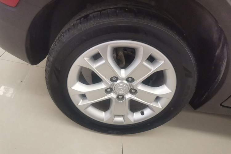 Used CHANGAN CS15 2016 1.5L Manual Fashion Edition Right Rear Wheel Hub