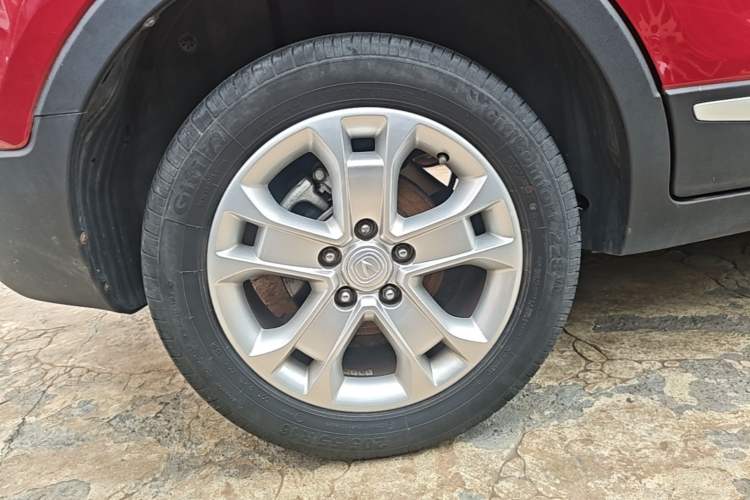 Used CHANGAN CS15 2016 1.5L Automatic Fashion Edition Right Rear Wheel Hub