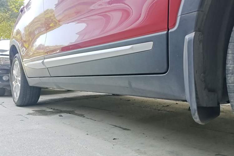 Used CHANGAN CS15 2016 1.5L Manual Luxury Edition Right Side Sill