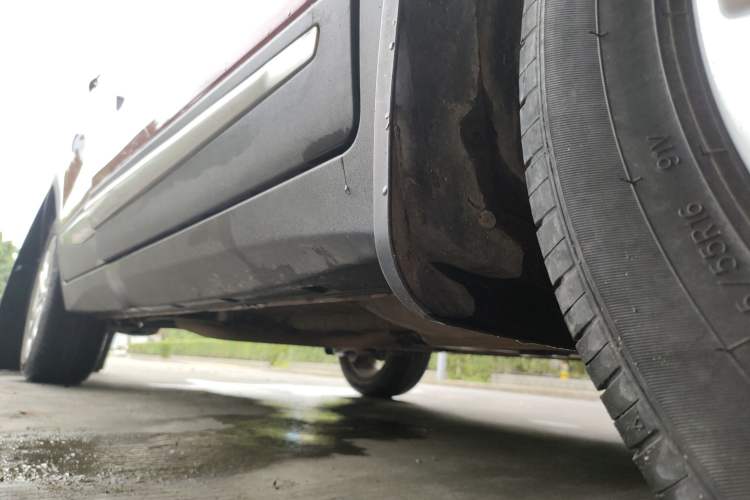 Used CHANGAN CS15 2016 1.5L Manual Fashion Edition Right Side Sill