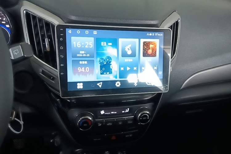 Used CHANGAN CS15 2016 1.5L Manual Fashion Edition Audio And AC Panel