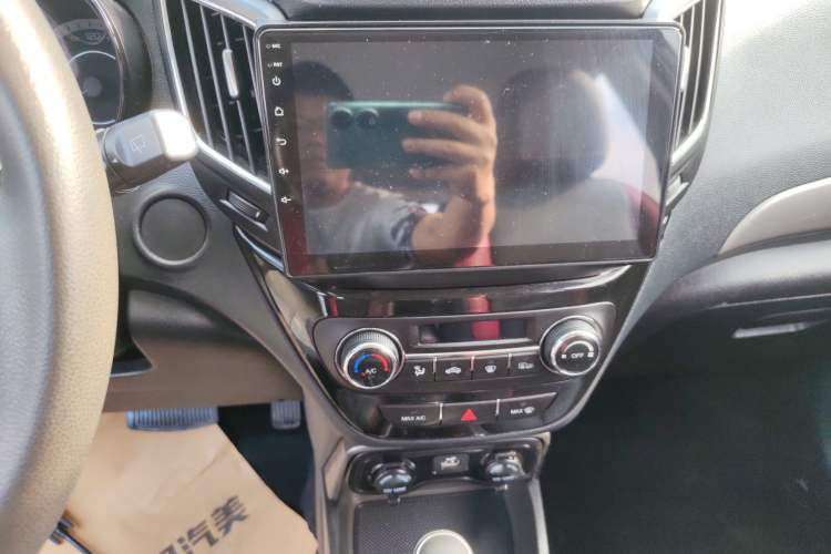 Used CHANGAN CS15 2016 1.5L Automatic Fashion Edition Audio And AC Panel