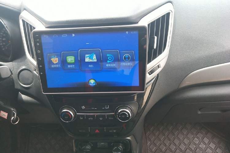 Used CHANGAN CS15 2016 1.5L Automatic Fashion Edition Audio And AC Panel
