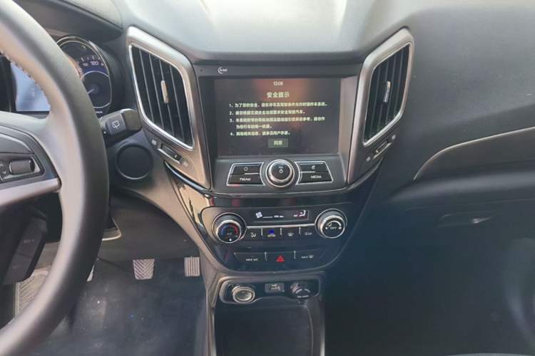 Used CHANGAN CS15 2016 1.5L Manual Luxury Edition Audio And AC Panel