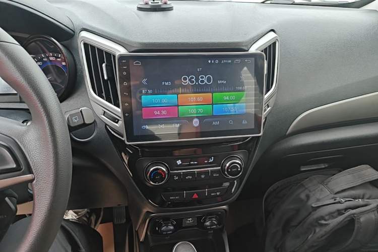 Used CHANGAN CS15 2016 1.5L Automatic Fashion Edition Audio And AC Panel