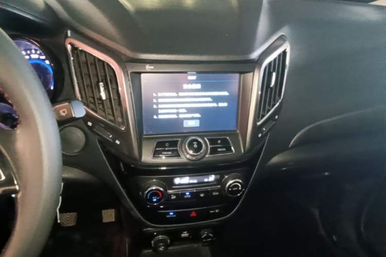 Used CHANGAN CS15 2016 1.5L Manual Luxury Edition Audio And AC Panel