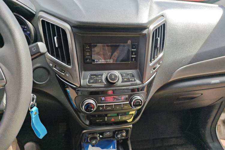 Used CHANGAN CS15 2016 1.5L Manual Fashion Edition Audio And AC Panel