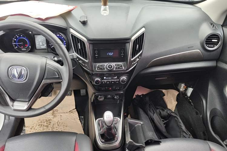 Used CHANGAN CS15 2016 1.5L Manual Fashion Edition Audio And AC Panel