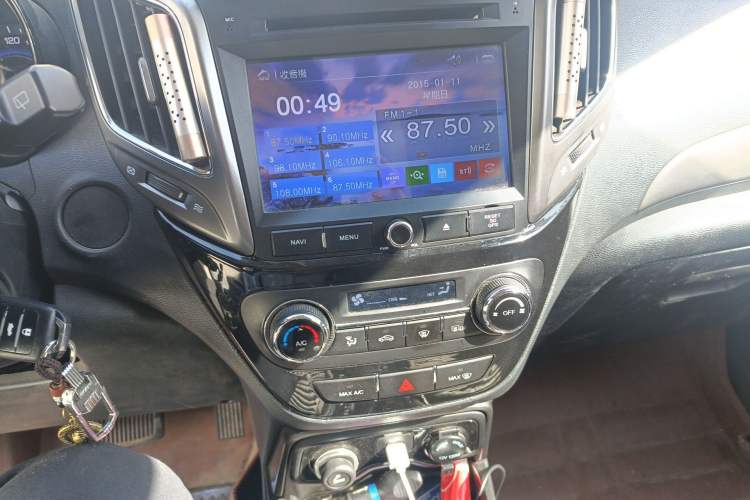 Used CHANGAN CS15 2016 1.5L Automatic Fashion Edition Audio And AC Panel