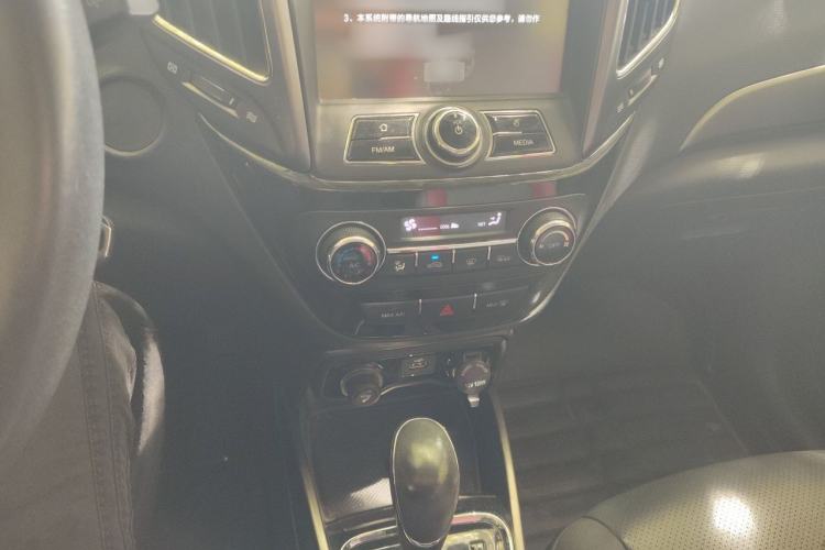 Used CHANGAN CS15 2016 1.5L Automatic Luxury Edition Audio And AC Panel