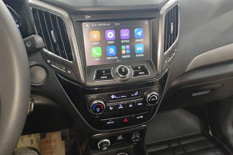 Used CHANGAN CS15 2016 1.5L Automatic Luxury Edition Audio And AC Panel