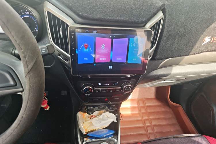 Used CHANGAN CS15 2016 1.5L Manual Fashion Edition Audio And AC Panel