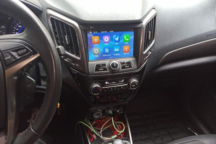 Used CHANGAN CS15 2016 1.5L Automatic Luxury Edition Audio And AC Panel