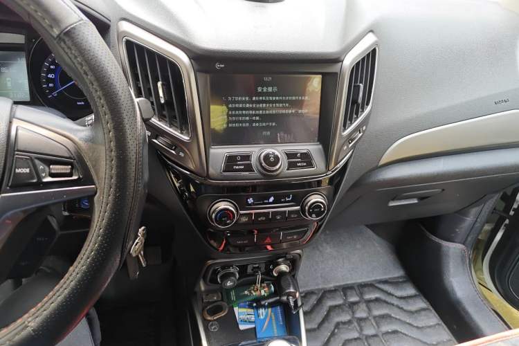 Used CHANGAN CS15 2016 1.5L Manual Luxury Edition Audio And AC Panel