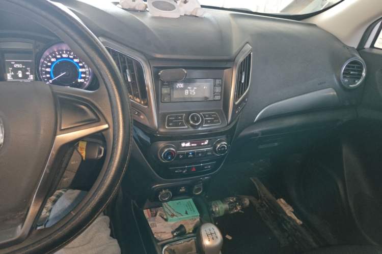Used CHANGAN CS15 2016 1.5L Manual Fashion Edition Audio And AC Panel